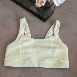 Lululemon sports bra
